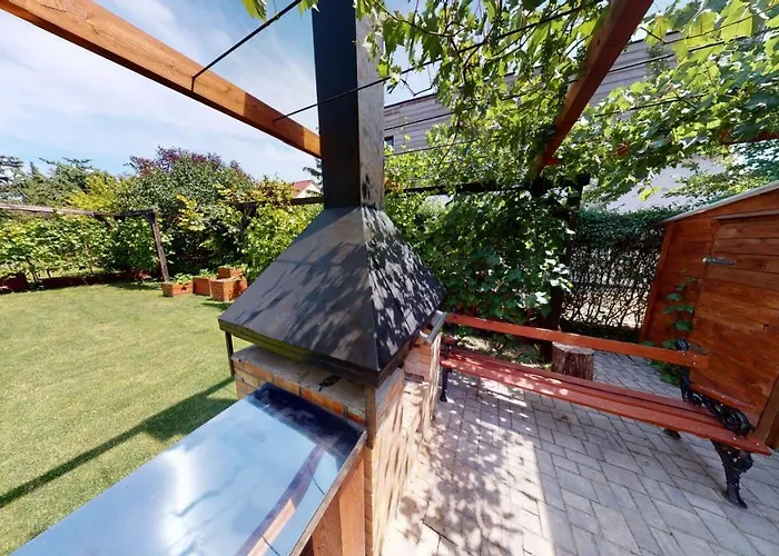 Semesterbostad Botond Haz *