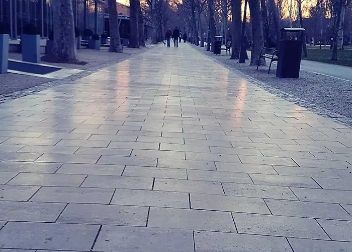 Semesterbostad Botond Haz